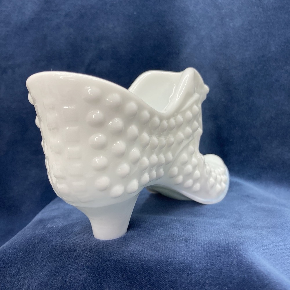 Vintage Fenton Milk Glass Hobnail Cat Head High Heel Shoe Slipper - Picture 3 of 7